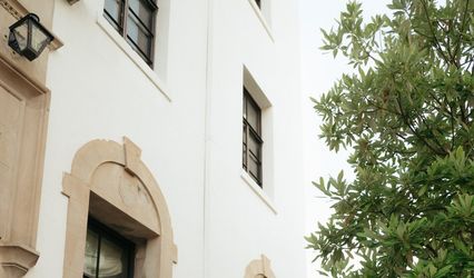 The Landing Social House