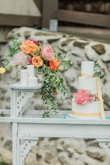 Lysa's Caketique