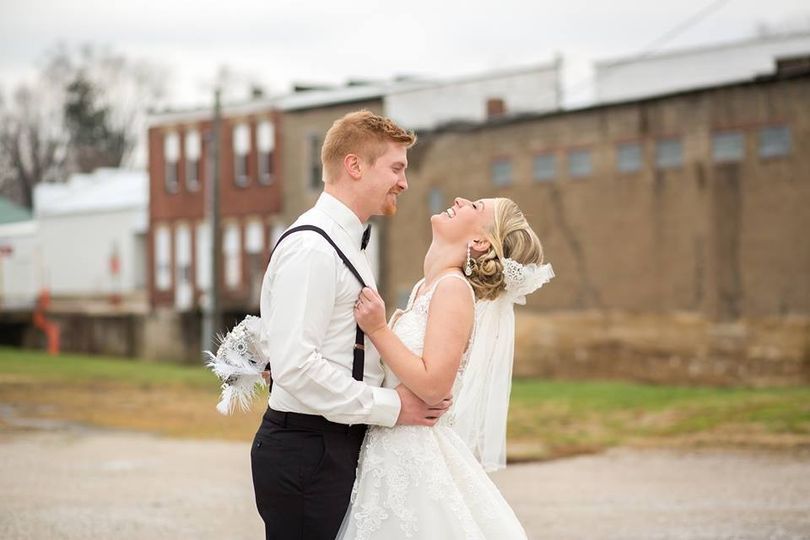 LuLus Prom and Bridal LLC