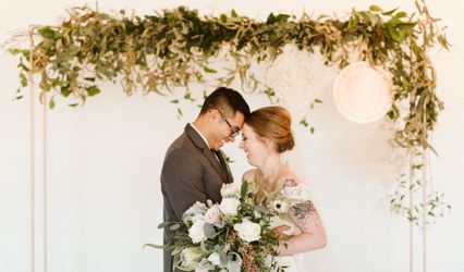 Julie's Flowers of Geist LLC