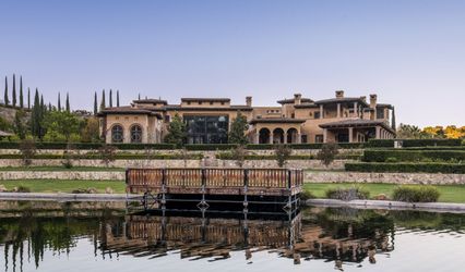 Casa Lago Estate