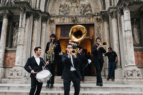 Hudson Horns