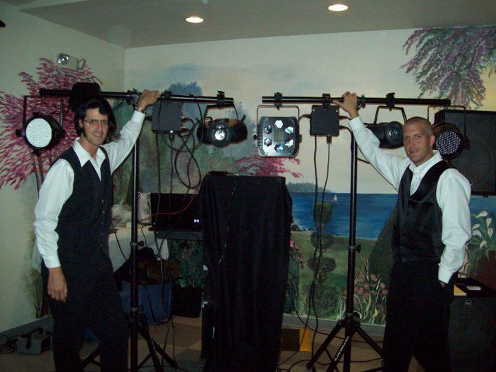 THE STRICTLY ELVIS SHOW