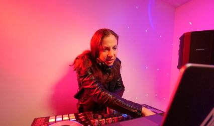DJ Anna Awe Entertainment