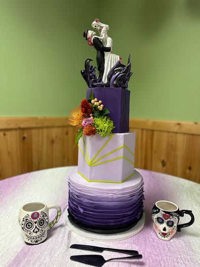 Designed by Daddy Custom Cakery