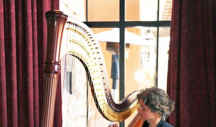 Stephanie Claussen, harpist