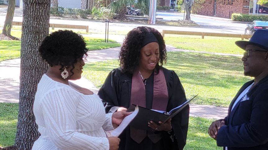 Vickell Wedding Ceremonies