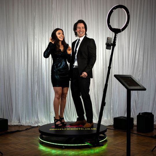 Pyramid Disc Jockeys & Photo Booths