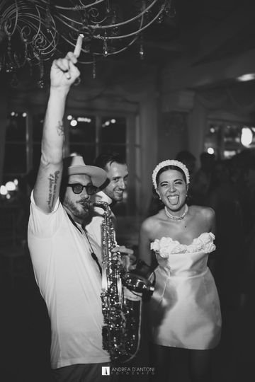 SaxTellers - DJ & Sax Live