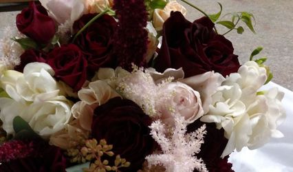 Floral Designs By Roni