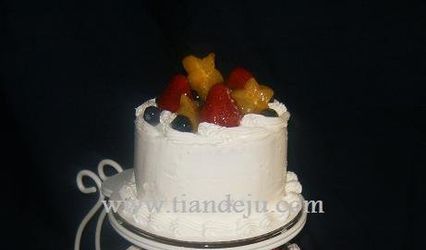 Tian De'Ju LLc ( Catering & Cakes)