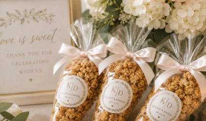 Maple Creek Co Homemade Caramel Popcorn