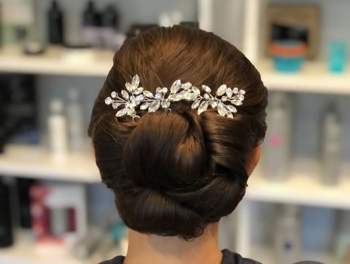 L'Elegance Beauty Salon