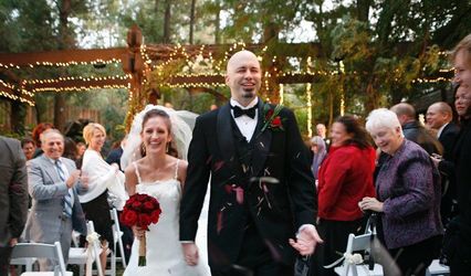 Todd Elliot Entertainment/Music/Dance Co. & Wedding Planning