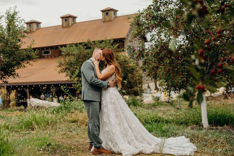 The Barn at Wall Brothers Orchards