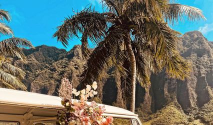 The Lei Bus