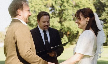 Officiant Kenneth