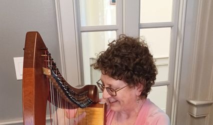 Harpist-Miriam Shilling