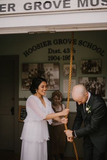 Hoosier Grove Barn Venue Streamwood Il Weddingwire