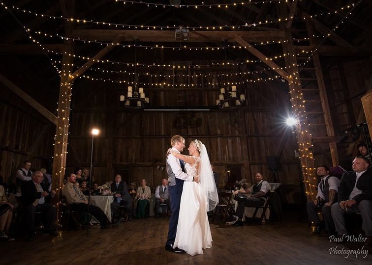 Hoosier Grove Barn Venue Streamwood Il Weddingwire