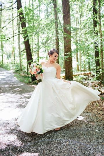 Lillian Ruth Bride Dress Attire Knoxville Tn Weddingwire
