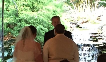 Meaningful Personalized Wedding Ceremonies with Officiant and Coordinator