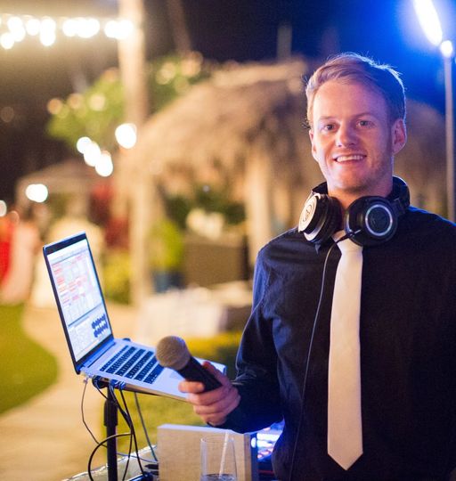LIAM GRIST - DJ & MC