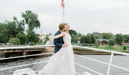 Afton House Inn & St. Croix River Cruises