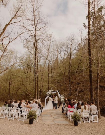 Beavers Bend Hamptons of Hochatown Vacation Rentals LLc
