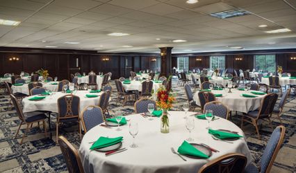 The Irish Cottage Inn & Suites
