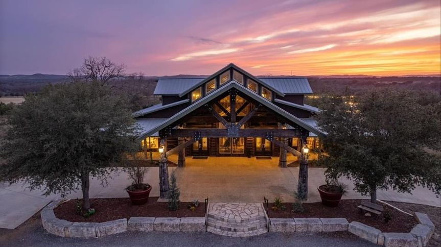 Antler Oaks Lodge