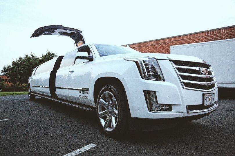 Skyhawk Limousine