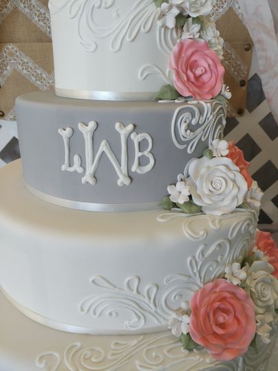 The Pastry Garden Wedding Cake Poughkeepsie Ny Weddingwire