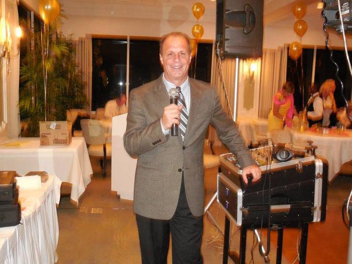 Mike Perry DJ Entertainment