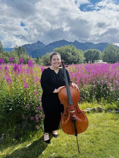 Lilli Elliott - Cellist