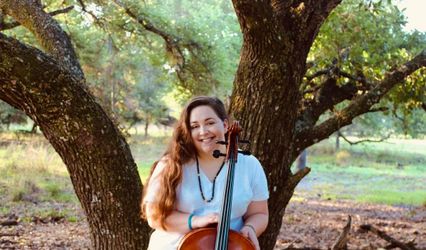 Lilli Elliott - Cellist