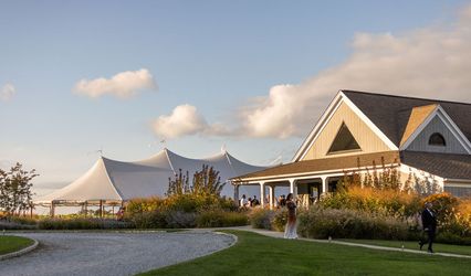 Meadowlark North Fork by Macari Vineyards