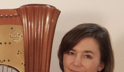 Leslie McMichael, harpist