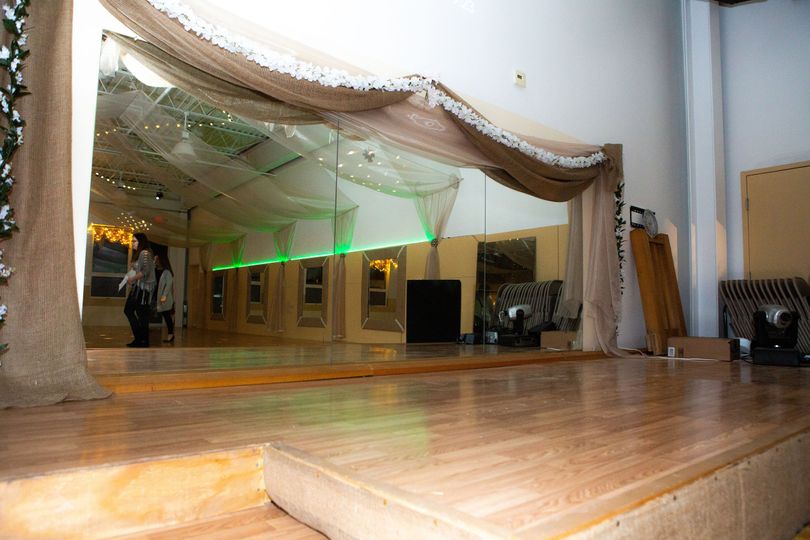 Stomping Grounds Dance Hall Venue Hilliard Oh Weddingwire