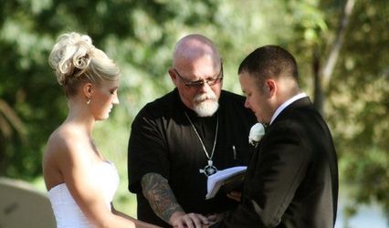 Signature Wedding Photography (formerly 4 Peas in a Pod Photography)