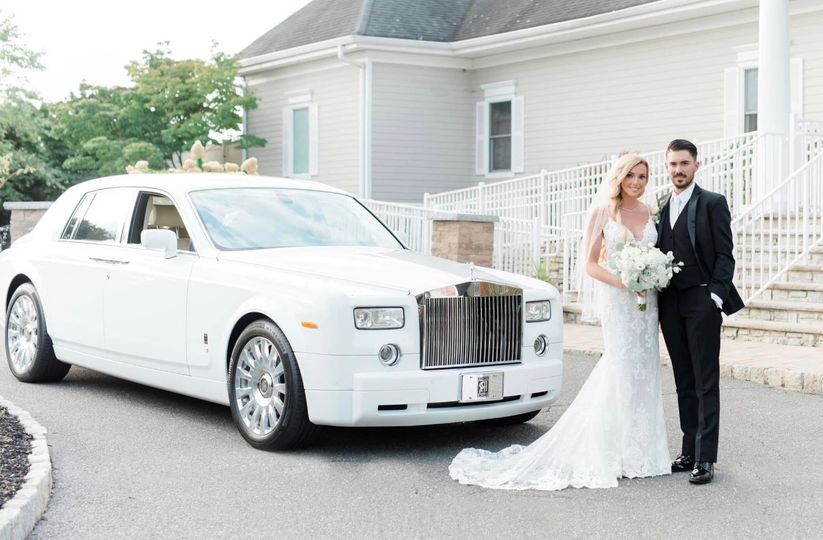 DJ's Limousine Service