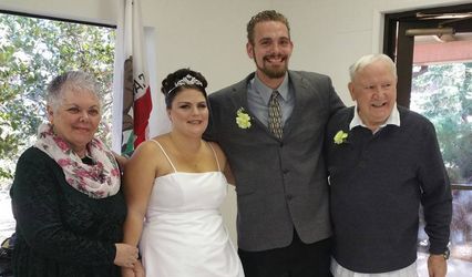 A Very Simple Wedding Officiant