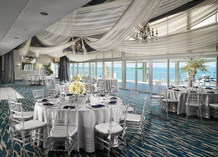 DoubleTree by Hilton Grand Hotel Biscayne Bay