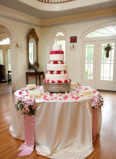 Melissa S Specialty Cakes Wedding Cake Long Beach Ms Weddingwire