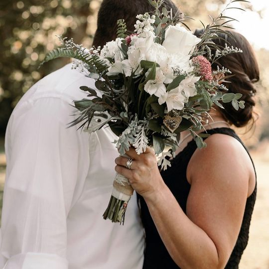Lundstrom Florist & Greenhouse