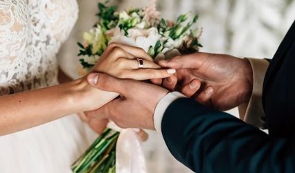 Wedding Officiant Melissa