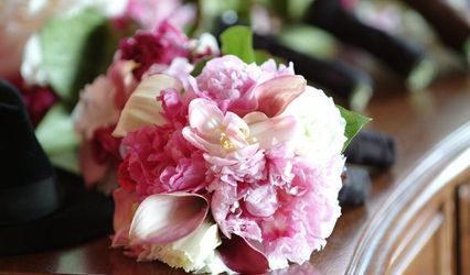 B. Unique Weddings and Events