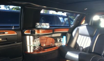 A Chauffeur 4 U Limo & Driver Service