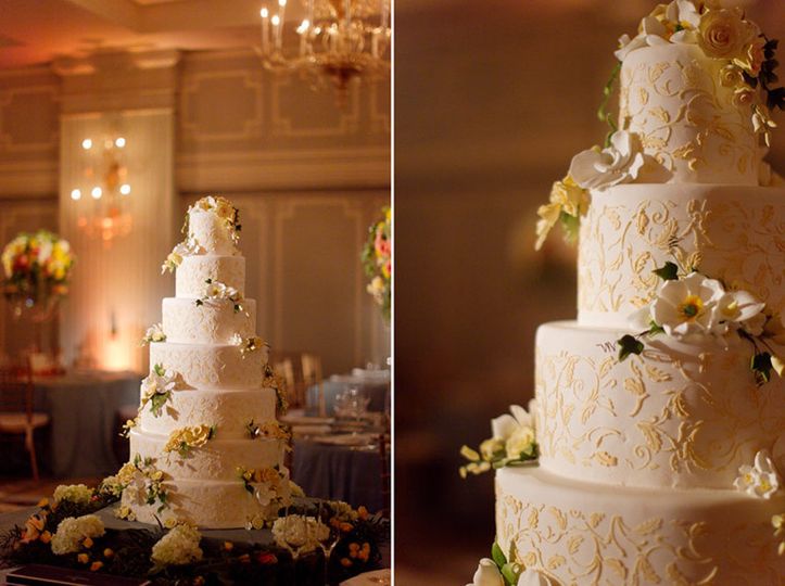 Fantasy Frostings Wedding Cake South Pasadena Ca Weddingwire