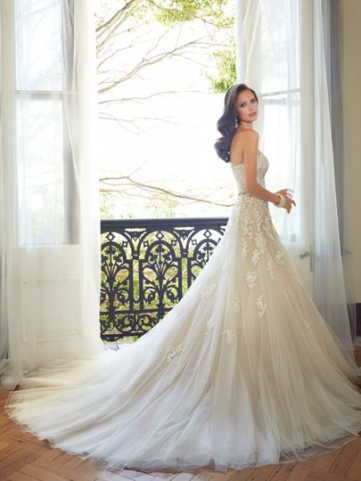 layahs bridal boutique